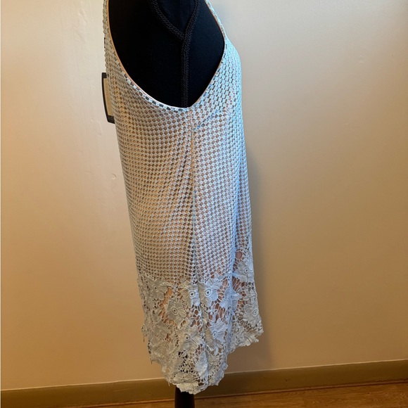 Sz 2 Missguided A line shift dress blue crocheted lace overlay with nude NWT - Picture 4 of 7